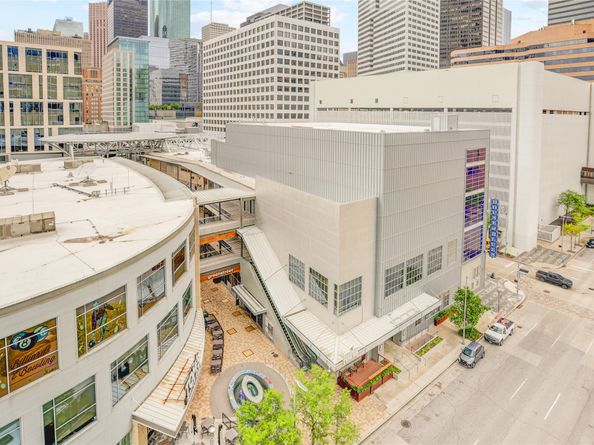 1211 Caroline Street 906, Houston TX 77002