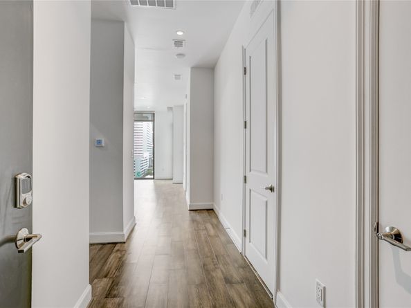 1211 Caroline Street 906, Houston TX 77002