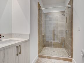1211 Caroline Street 906, Houston TX 77002