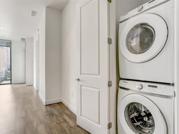 1211 Caroline Street 906, Houston TX 77002