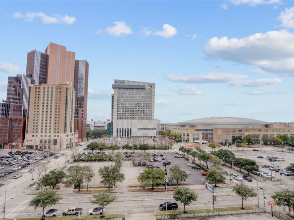 1211 Caroline Street 906, Houston TX 77002