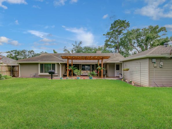 9818 Emnora Lane, Houston TX 77080