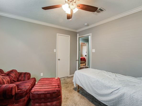 9818 Emnora Lane, Houston TX 77080