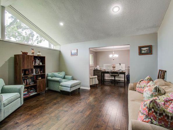 9818 Emnora Lane, Houston TX 77080