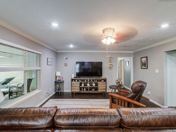 9818 Emnora Lane, Houston TX 77080