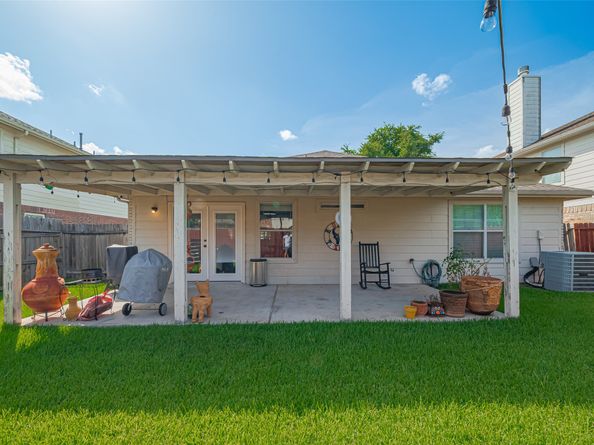 10106 Hollyvine Lane, Houston TX 77089