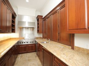 764 Kuhlman Road, Hunters Creek Village TX 77024