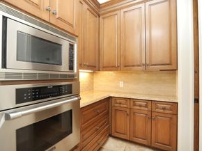 764 Kuhlman Road, Hunters Creek Village TX 77024