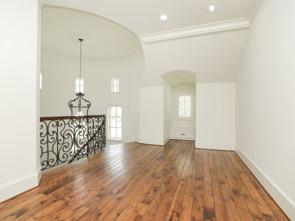 764 Kuhlman Road, Hunters Creek Village TX 77024
