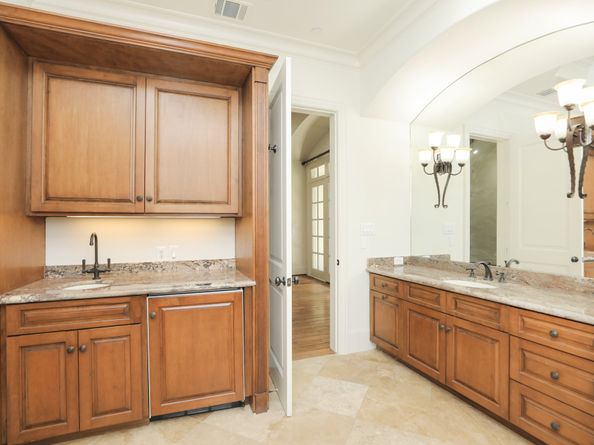 764 Kuhlman Road, Hunters Creek Village TX 77024