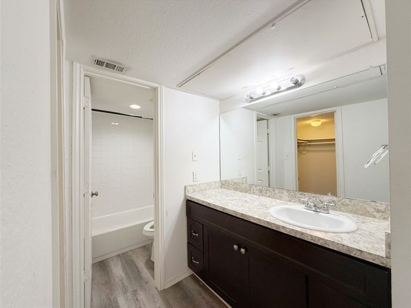 10912 Gulf Freeway 68, Houston TX 77034