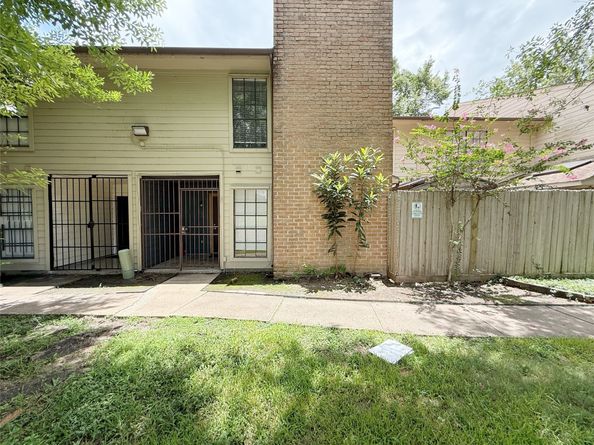 10912 Gulf Freeway 68, Houston TX 77034