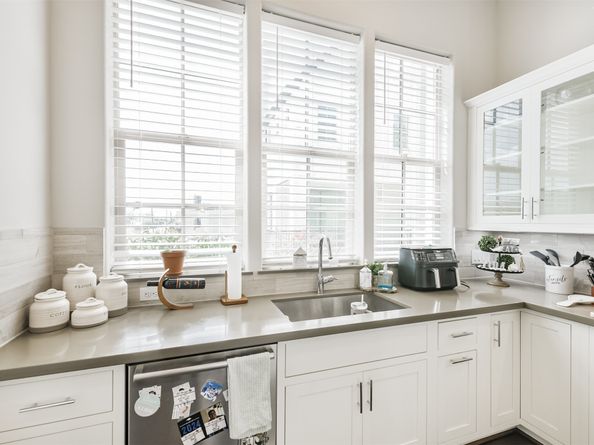 4041 LEELAND Street, Houston TX 77023