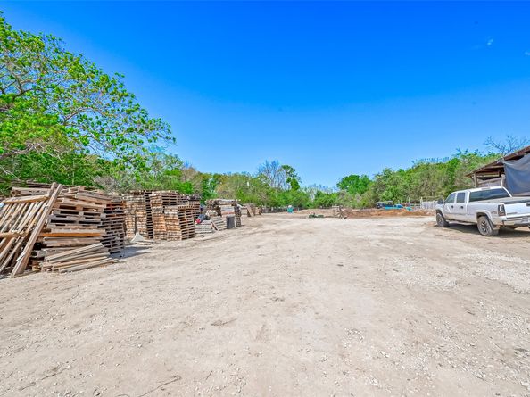 511 Gulf Bank Road 5, Houston TX 77037