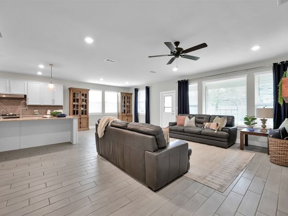2411 Sunset Mist Lane, Conroe TX 77304