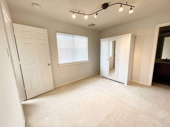 3207 Clearview Circle, Houston TX 77025