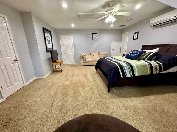 1211 Campton Court, Houston TX 77055
