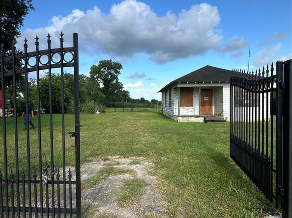 10809 Telephone Road, Houston TX 77075