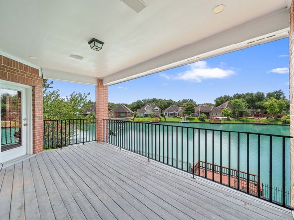 403 Brook Shore Court, Sugar Land TX 77478