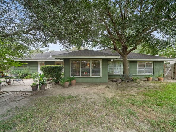8427 Westview Drive, Spring Valley Village TX 77055