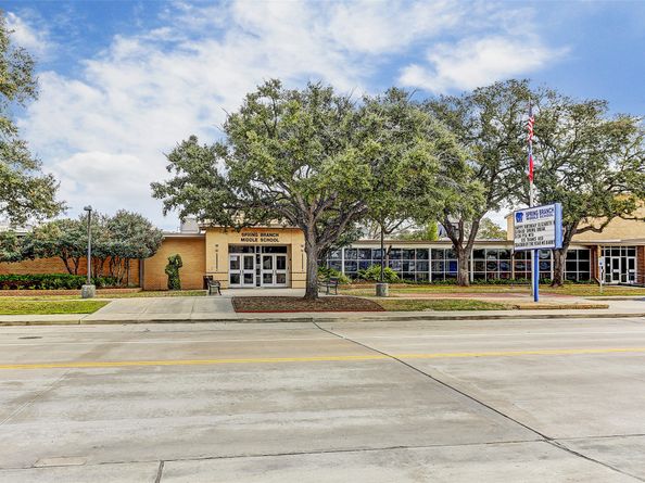 8427 Westview Drive, Spring Valley Village TX 77055