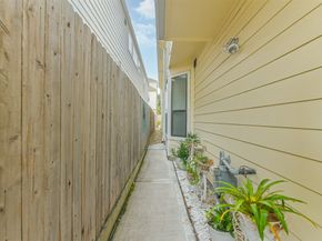 5228 Darling Street B, Houston TX 77007
