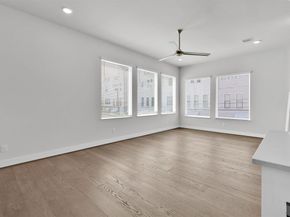 806 Fisher Street C, Houston TX 77018