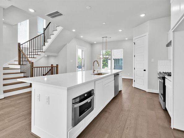 806 Fisher Street C, Houston TX 77018