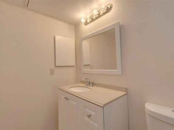 2100 Wilcrest Drive 226, Houston TX 77042