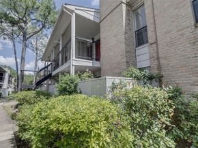 2100 Wilcrest Drive 226, Houston TX 77042