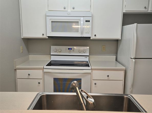 2100 Wilcrest Drive 226, Houston TX 77042