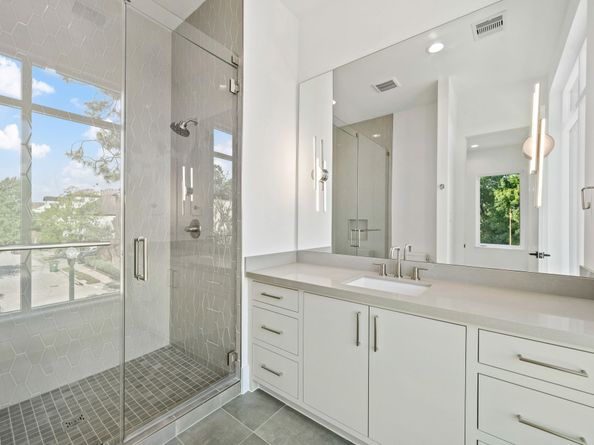 2118 Westgate Drive, Houston TX 77019