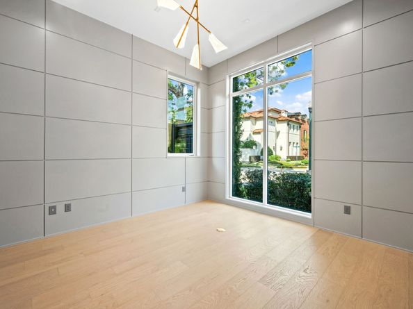 2118 Westgate Drive, Houston TX 77019