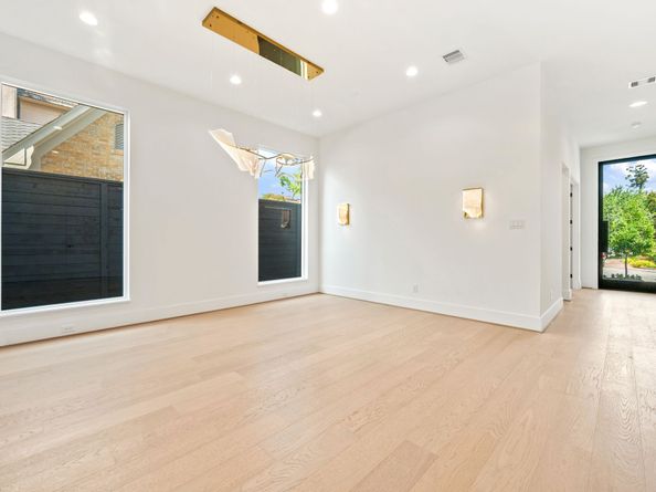 2118 Westgate Drive, Houston TX 77019