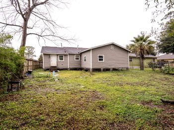 9422 Crestview Dr