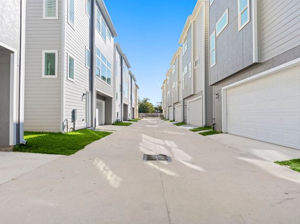 4017 Ward Street, Houston TX 77021