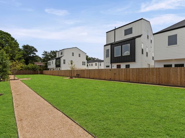 4752 Martin Hill Street, Houston TX 77018