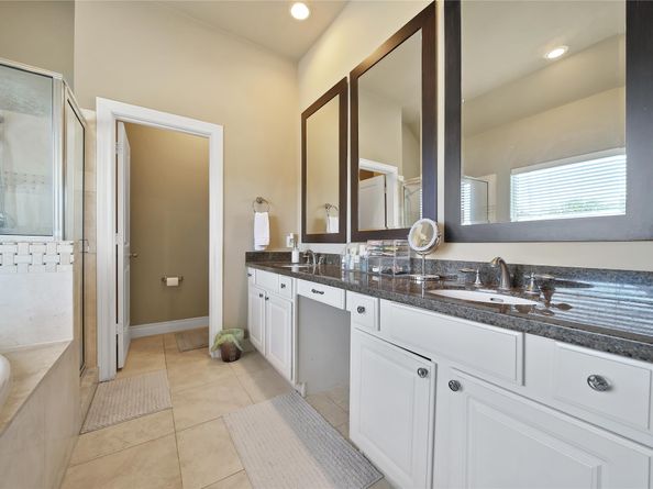 1113 Sherwood Trails, Houston TX 77043