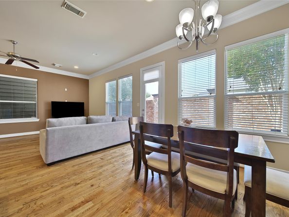 1113 Sherwood Trails, Houston TX 77043