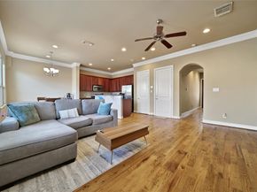 1113 Sherwood Trails, Houston TX 77043