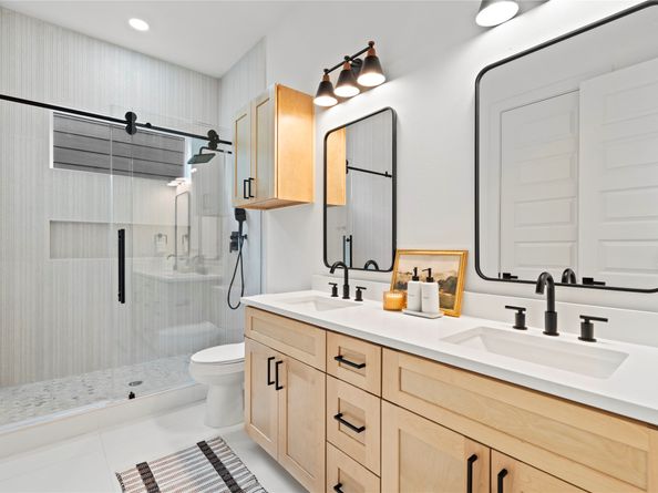 6908 England Street, Houston TX 77021