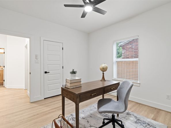 6908 England Street, Houston TX 77021