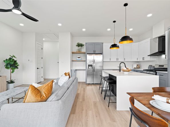 6908 England Street, Houston TX 77021