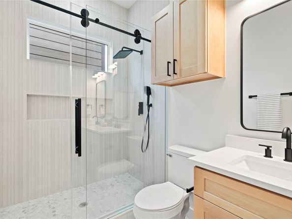 6908 England Street, Houston TX 77021