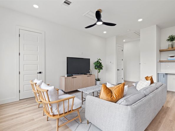 6908 England Street, Houston TX 77021