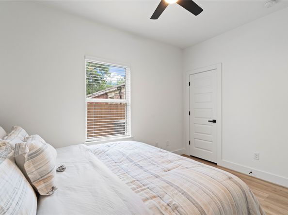 6908 England Street, Houston TX 77021