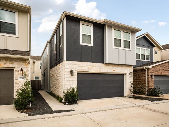 9810 Falling Fern Lane, Houston TX 77080