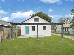 9434 E Avenue K, Houston TX 77012