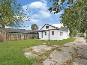 9434 E Avenue K, Houston TX 77012