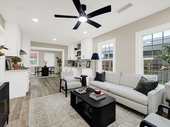 9434 E Avenue K, Houston TX 77012